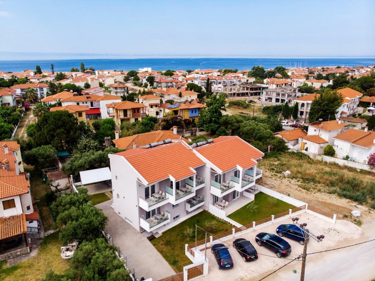 The Papoutsakis Apartments Nikiti  Eksteriør billede