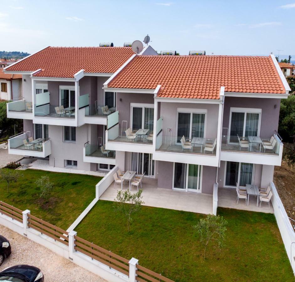The Papoutsakis Apartments Nikiti  Eksteriør billede